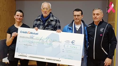 Les Fous Volants reverse 1500 € à La Ligue contre le cancer